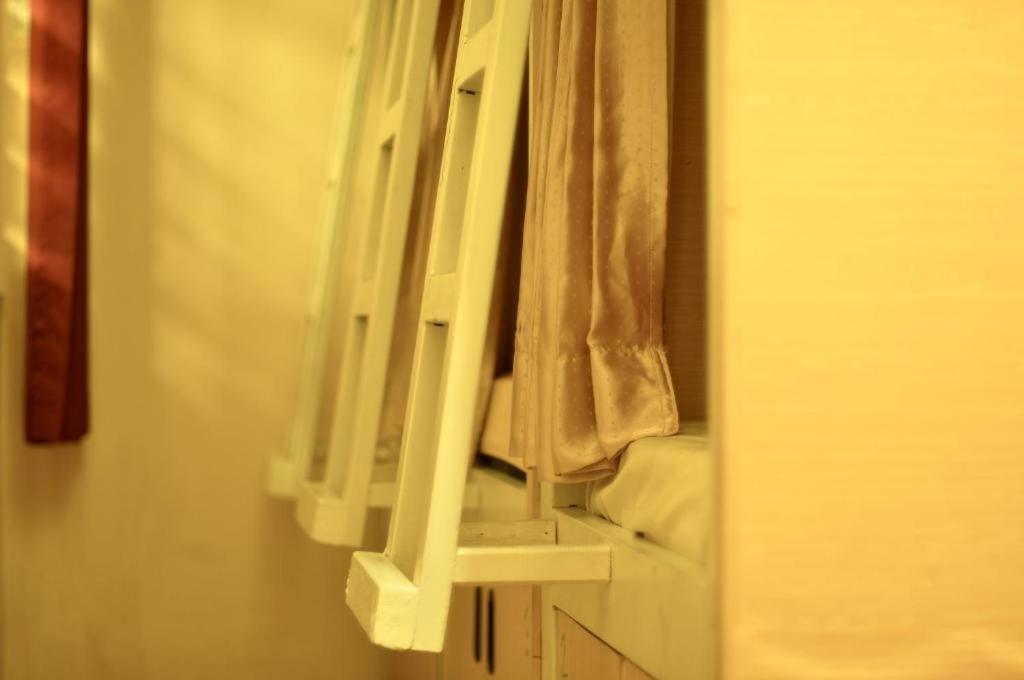 The Sleepingroom Hostel Yogyakarta Esterno foto
